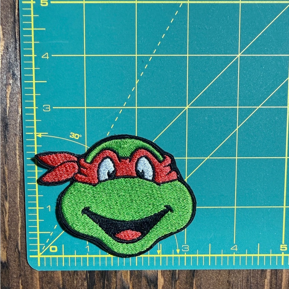 ✨3/$20✨Teenage Mutant Ninja Turtles Raphael Embroidered Patch - Picture 2 of 3